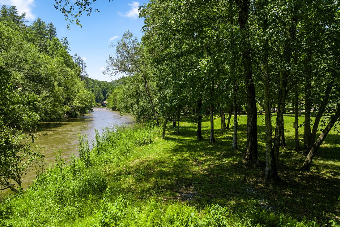 Double Lot On The Toccoa River In Blue Ridge, United States