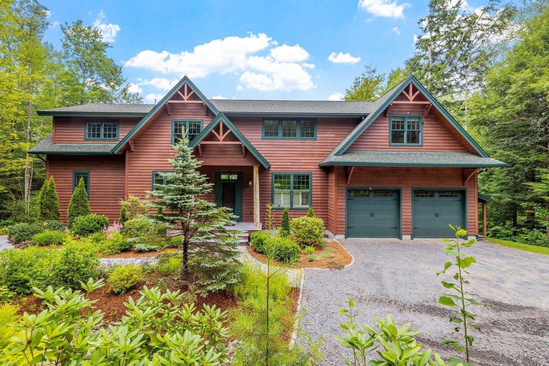 5 Bedrooms Single Family Detached In Woodstock, New Hampshire, United