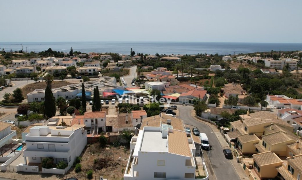 House 4 Bedrooms, Good Areas, Montinhos Da Luz, In Lagos, Algarve