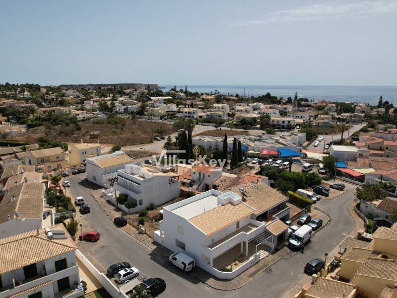 House 4 Bedrooms, Good Areas, Montinhos Da Luz, In Lagos, Algarve