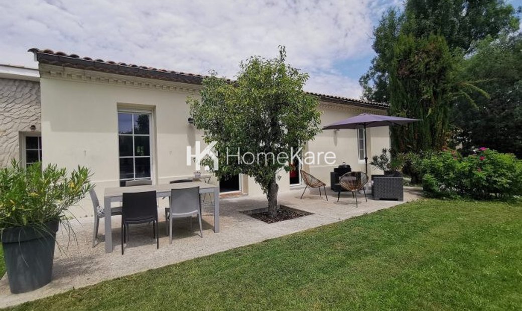 Macau House In Macau, Nouvelle Aquitaine, France For Sale (13189370)