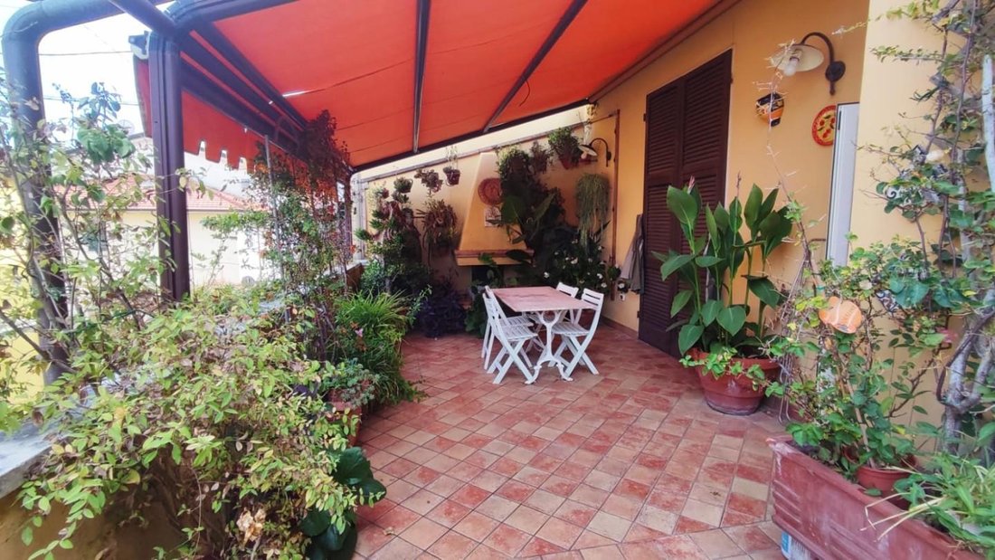 House in Marina di Carrara, Tuscany, Italy 4 - 13187166
