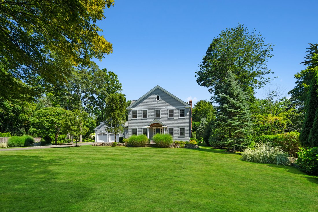 1022 Silvermine Road In New Canaan, Connecticut, United States For Sale