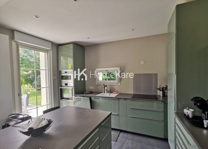 Macau House In Macau, Nouvelle Aquitaine, France For Sale (13189370)