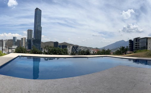 Luxury homes with pool for sale in Valle Oriente, San Pedro Garza