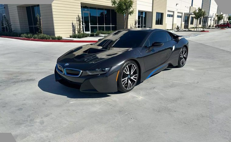 Luxury EV BMW i8 – ediqësedi