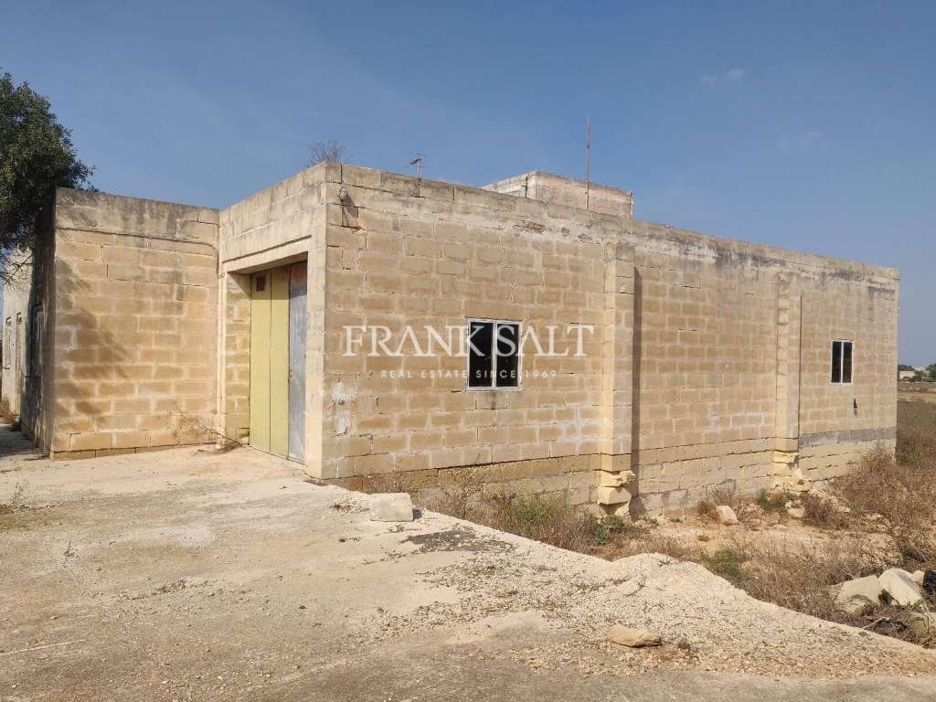 Siggiewi, Furnished Farmhouse In Siggiewi, Malta For Sale (13194365)