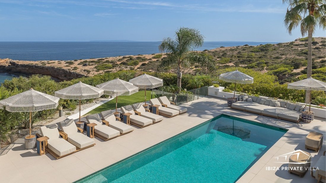 Villa in Cap Martinet, Santa Eularia des Riu, Balearic Islands 2 - 12095404