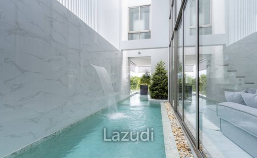 Villa in Thep Krasatti, Phuket, Thailand 1
