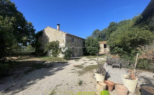 Luxury water view homes for sale in Cadenet, Provence-Alpes-Côte d'Azur ...