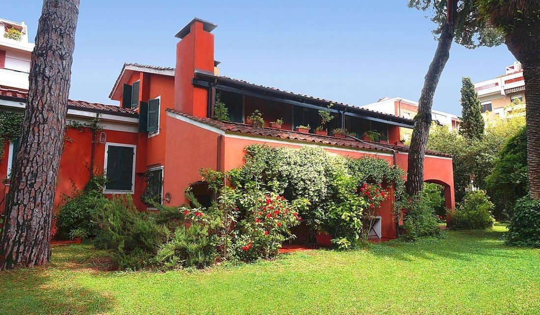 Villa in Avenza, Marina di Carrara, Tuscany 2 - 13202421