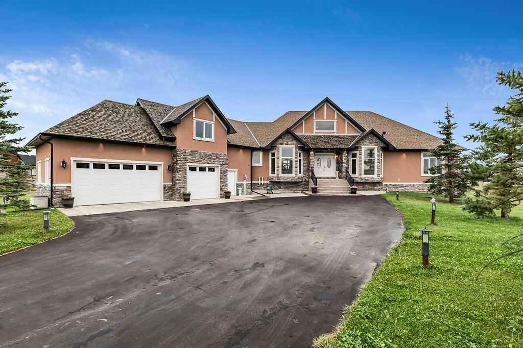 Custom Home In Exclusive Bearspaw Country Estates In Cochrane, Alberta