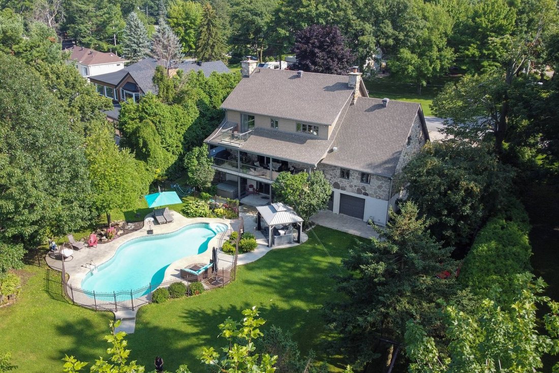 Luxurious Waterfront Lifestyle In Notre Dame De L'île Perrot, Quebec