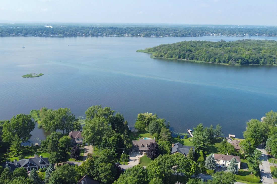 Luxurious Waterfront Lifestyle In Notre Dame De L'île Perrot, Quebec