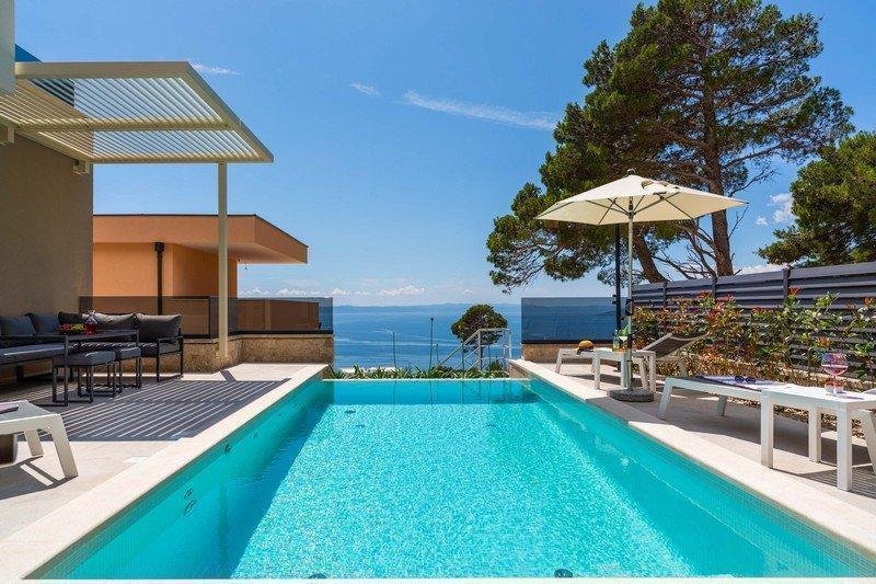 Villa in Veliko Brdo, Split-Dalmatia County, Croatia 1 - 13200747