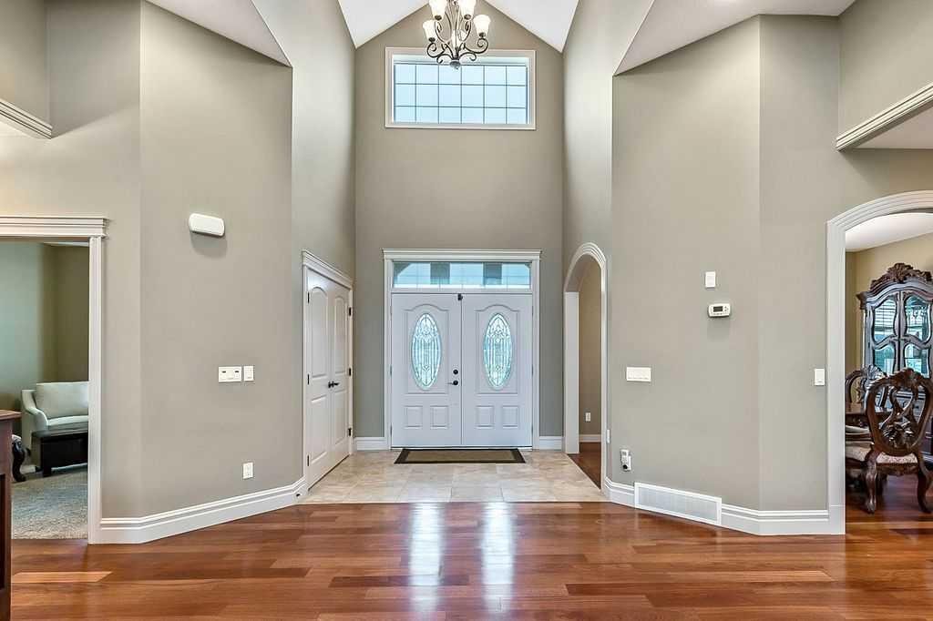 Custom Home In Exclusive Bearspaw Country Estates In Cochrane, Alberta