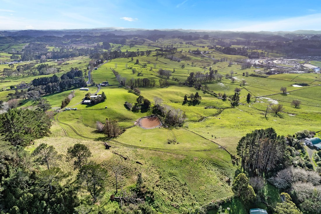 107 Cemetery Road, Wainui, Auckland In Wainui, Auckland, New Zealand