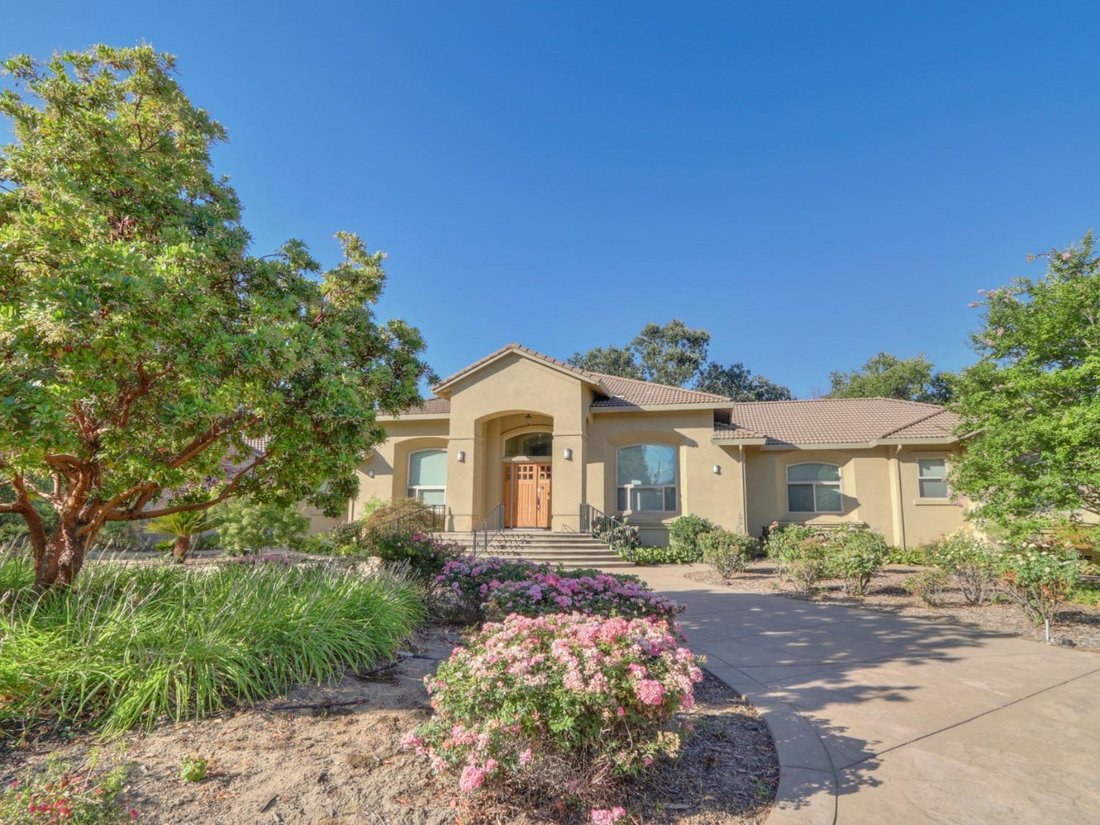 Custom Single Story Home On A Large Lot In In Orangevale, Ca, United