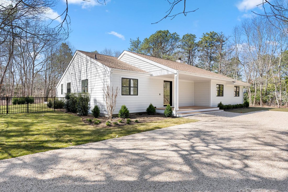 Completely Renovated Quogue Village Home In Quogue, New York, United States For Sale (12650201)