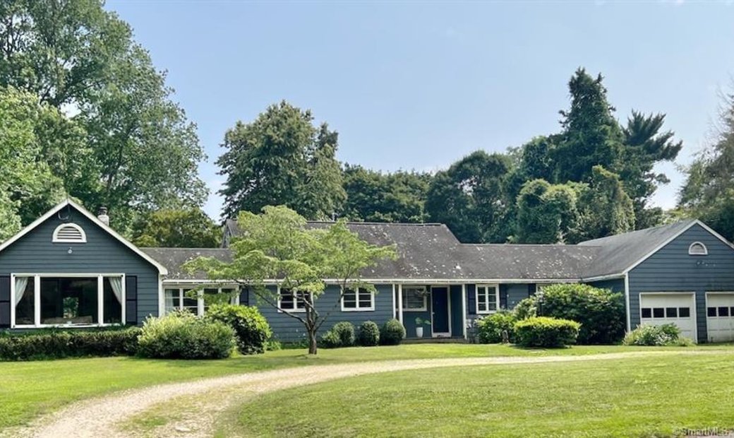 Elegant Ranch Living In Rowayton Oasis In Norwalk, Connecticut, United