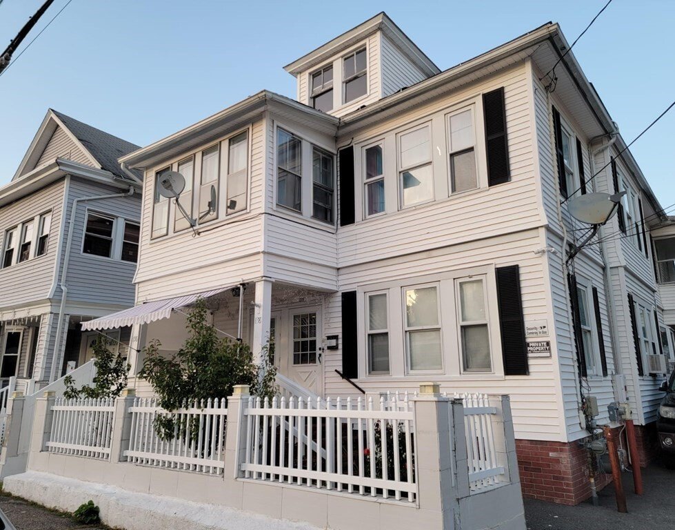 6 Bedrooms Multi Family Home In Lawrence, Massachusetts, United States