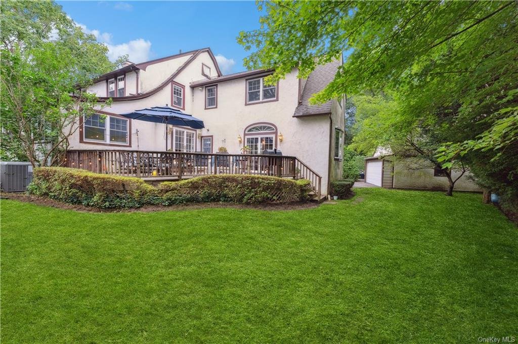 Charming Colonial In Sought After In Scarsdale, New York, United States For Sale (13212733)
