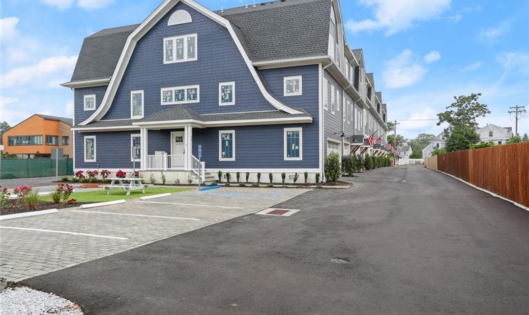 Finely Built Townhouse With A In Fairfield, Connecticut, United States For Sale (13212885)