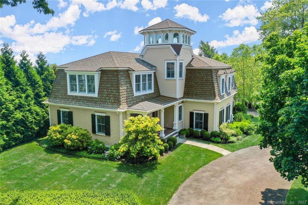 Waterfront Oasis With Tower And In Bridgeport, Connecticut, United