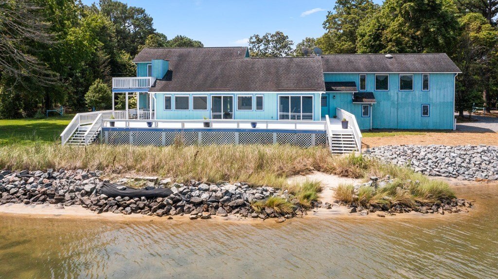 Beautiful Beach Home Offering A Private In Kilmarnock, Virginia, United States For Sale (13212046)