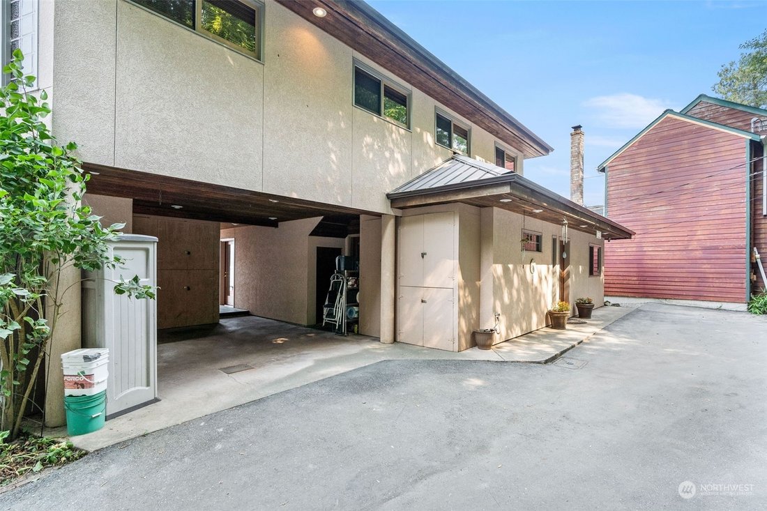 Light Filled Waterfront Home On The In Belfair, Washington, United
