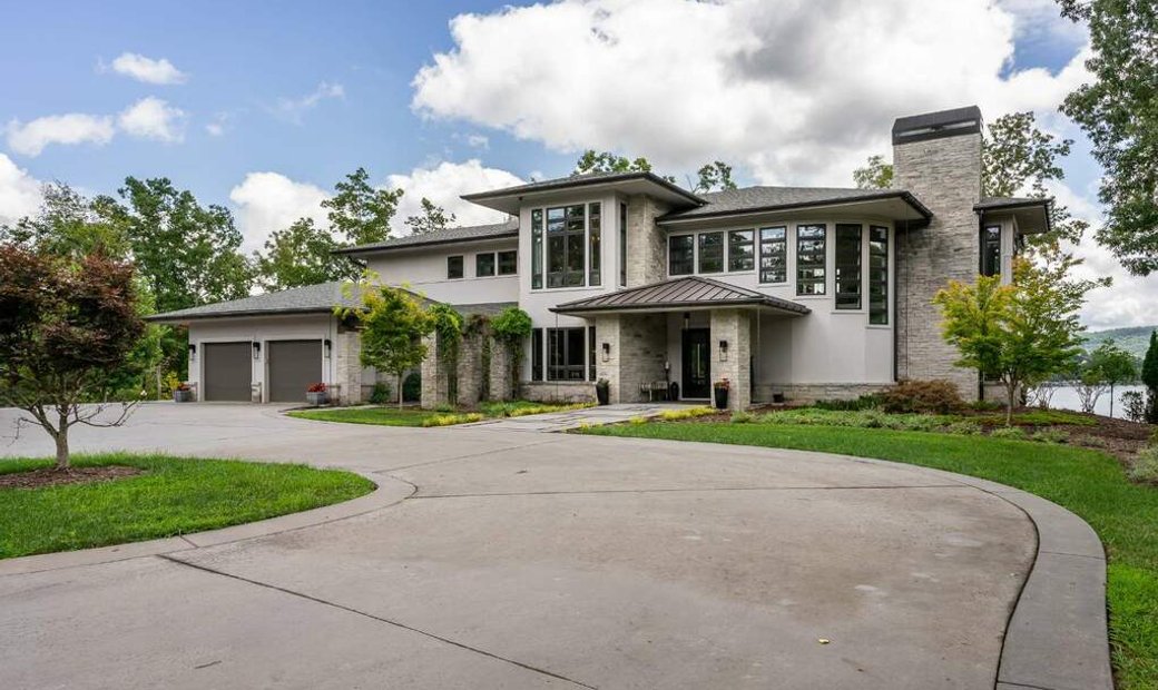 Unmatched Custom Estate On Lake Nottely In Blairsville, Ga, United