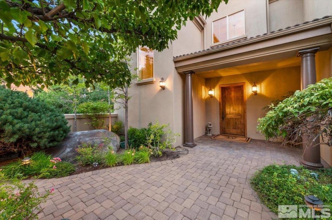 Light And Bright Custom Home In Saddlehorn In Reno, Nevada, United