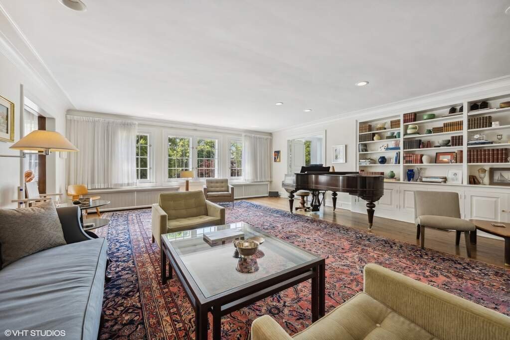 Gracious Country Manor In A Prime Glencoe In Glencoe, Illinois, United