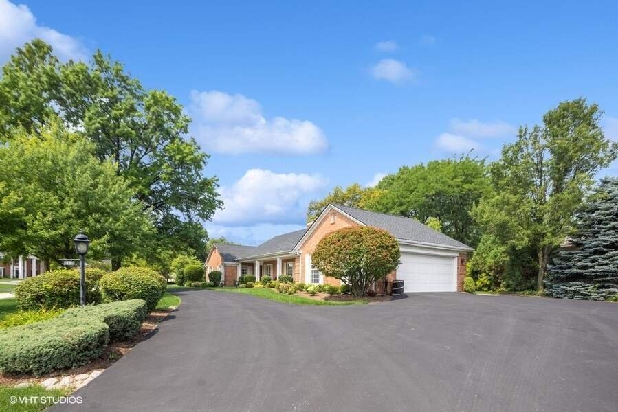 Sprawling And Sophisticated Ranch Home In Oak Brook, Illinois, United
