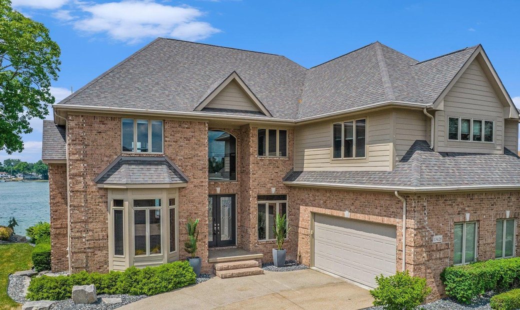 Beautiful Custom Waterfront Estate In Fenton, Michigan, United States