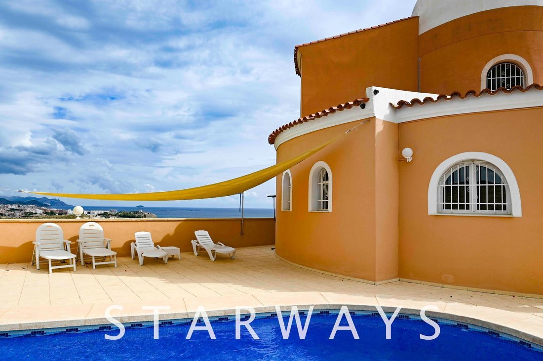 Chalet in la Vila Joiosa / Villajoyosa, Valencian Community, Spain 1 - 12294504
