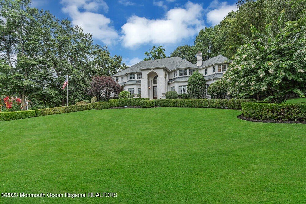 Home In Exclusive Round Hill In Holmdel, New Jersey, United