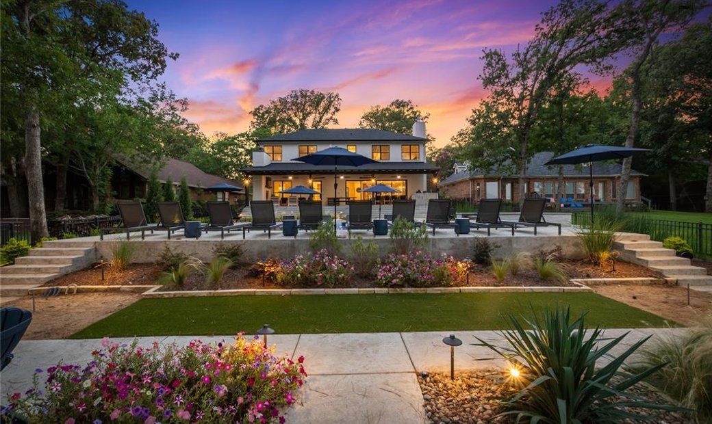 Magnificent Lake House With The Ultimate In Malakoff, Tx, United States
