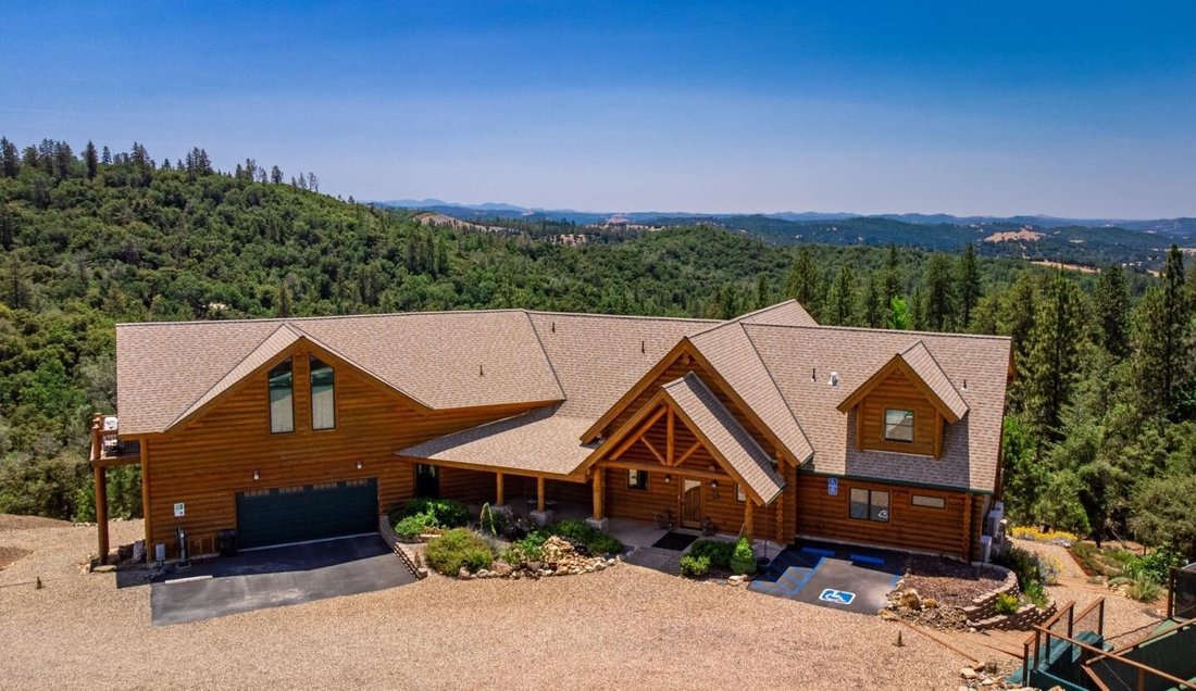 Spectacular Log Cabin On Five Hilltop Acres In Murphys, Ca, United