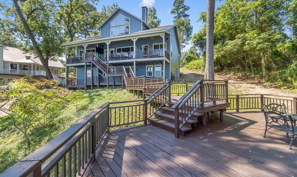 Waterfront Retreat With Views Of Lake Cypress In Scroggins, Tx, United