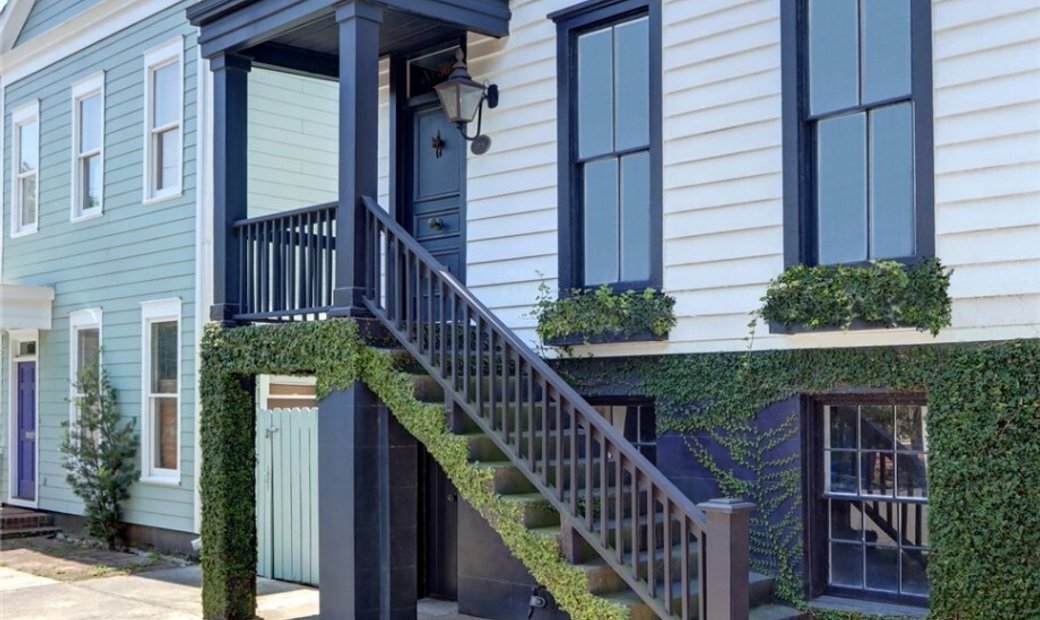 Sophisticated Townhome Remodeled To The Highest In Savannah, Ga, United