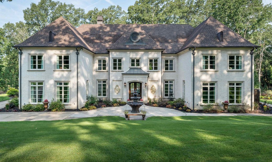 Luxurious Custom Built Masterpiece On In Collierville, Tennessee