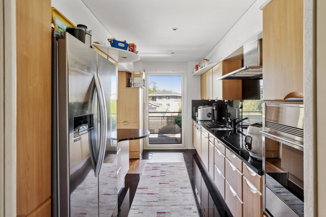 Bright Duplex Near The Lake In Saint Sulpice, Vaud, Switzerland For