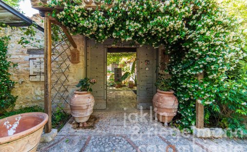 Castle for Sale in Trevi, Umbria, Italy