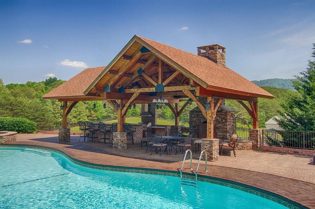 Muscadine Farm Extraordinary Multi In Maryville, Tennessee, United