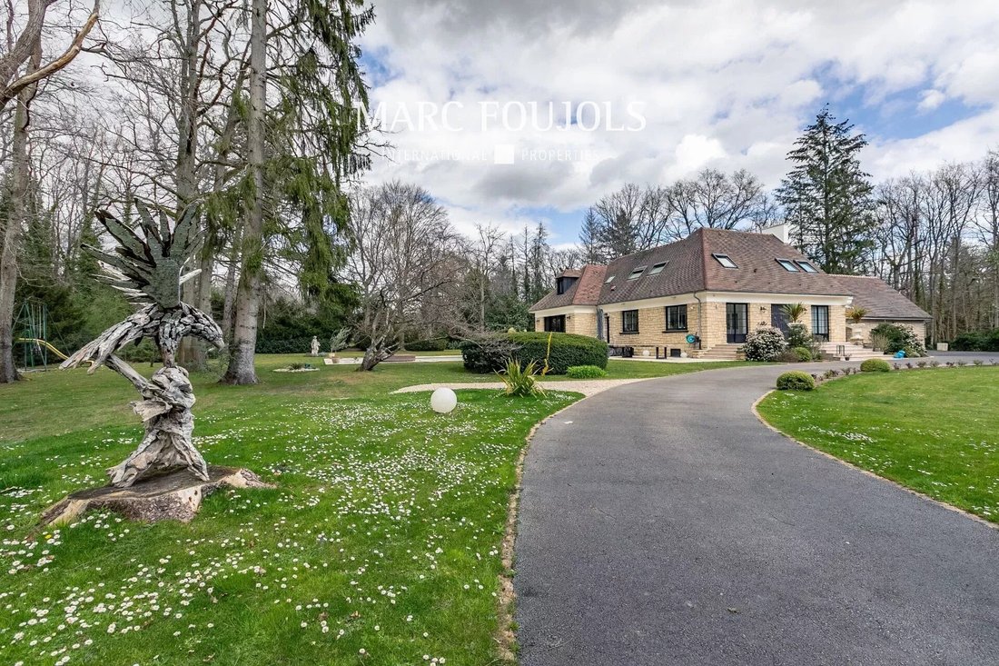 Maison Chantilly 7 Pièce(s) 350 M2 In Chantilly, Hauts De France