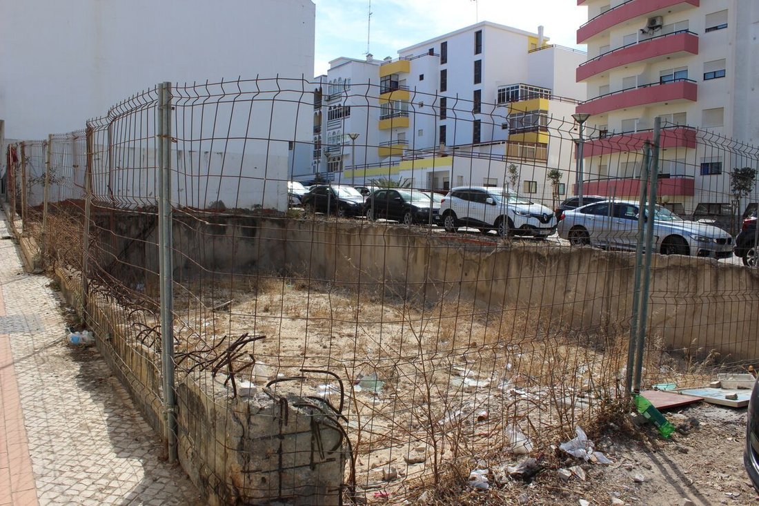 Urban Lot With 300 Meters Of Implantation, In Monte Gordo, Algarve