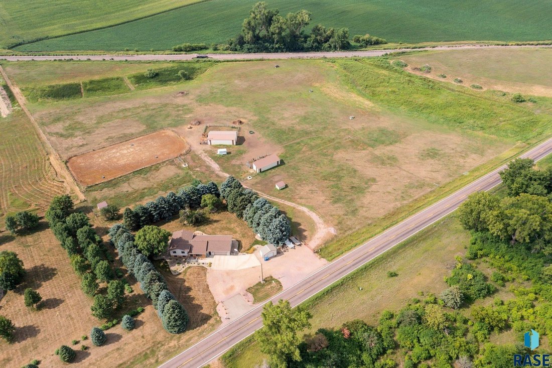 17 Acre Equestrian Paradise In Crooks, South Dakota, United States For
