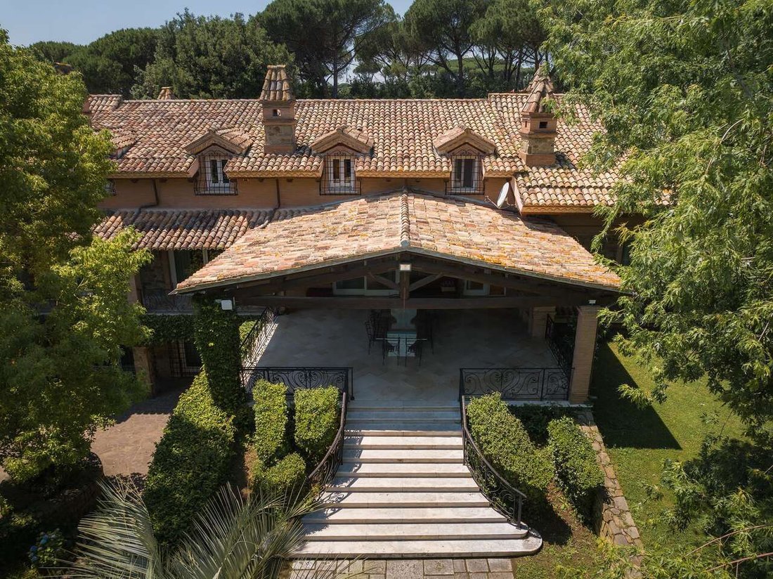 Villa in La Giustiniana, Rome, Italy 2 - 12895280