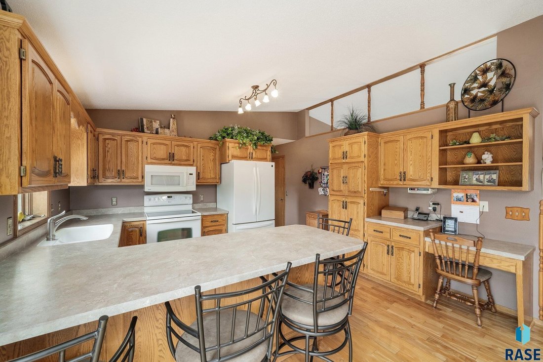 17 Acre Equestrian Paradise In Crooks, South Dakota, United States For Sale (13218537)